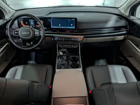 Used 2026 Kia Carnival FWD image 11