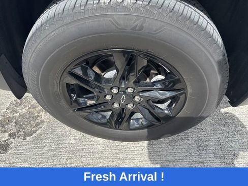 Used 2023 Chevrolet Traverse LT image 17