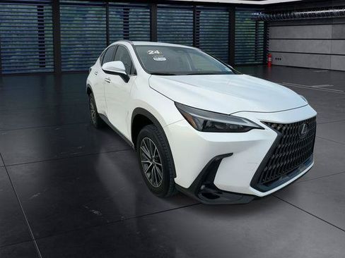 Certified 2024 Lexus NX 250 FWD w/ Towing Package (2000 Lbs) image 2