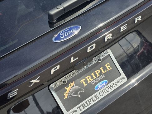 Certified 2025 Ford Explorer Active w/ Active Comfort Package image 11