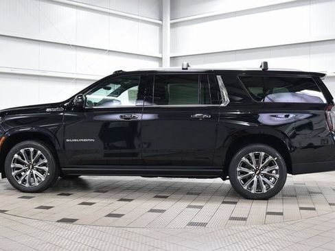 New 2026 Chevrolet Suburban High Country AWD/4WD image 4