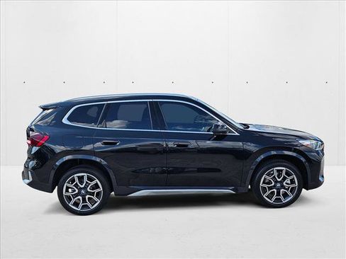 Certified 2025 BMW X1 xDrive28i w/ Technology Package image 4