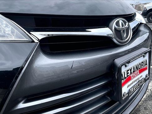 Used 2015 Toyota Camry LE image 28