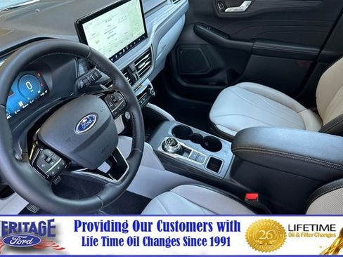 New 2025 Ford Escape SE w/ PHEV Premium Package image 10