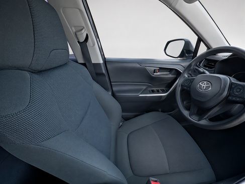 Used 2025 Toyota RAV4 LE FWD image 16