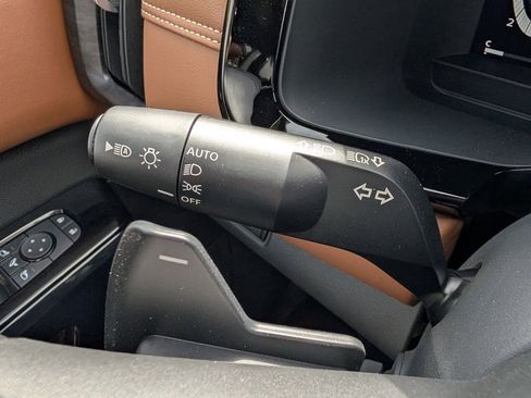 New 2026 Nissan Pathfinder Platinum AWD/4WD image 17