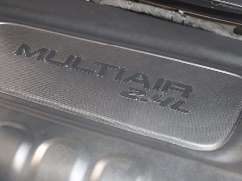 Used 2023 Jeep Cherokee Altitude Lux image 18