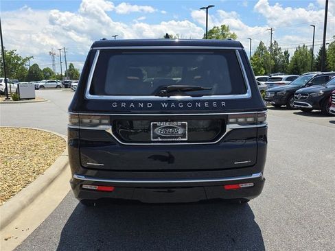 Used 2023 Jeep Grand Wagoneer Series III AWD/4WD image 5