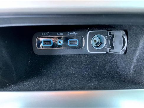 Used 2021 Jeep Grand Cherokee Laredo X image 31