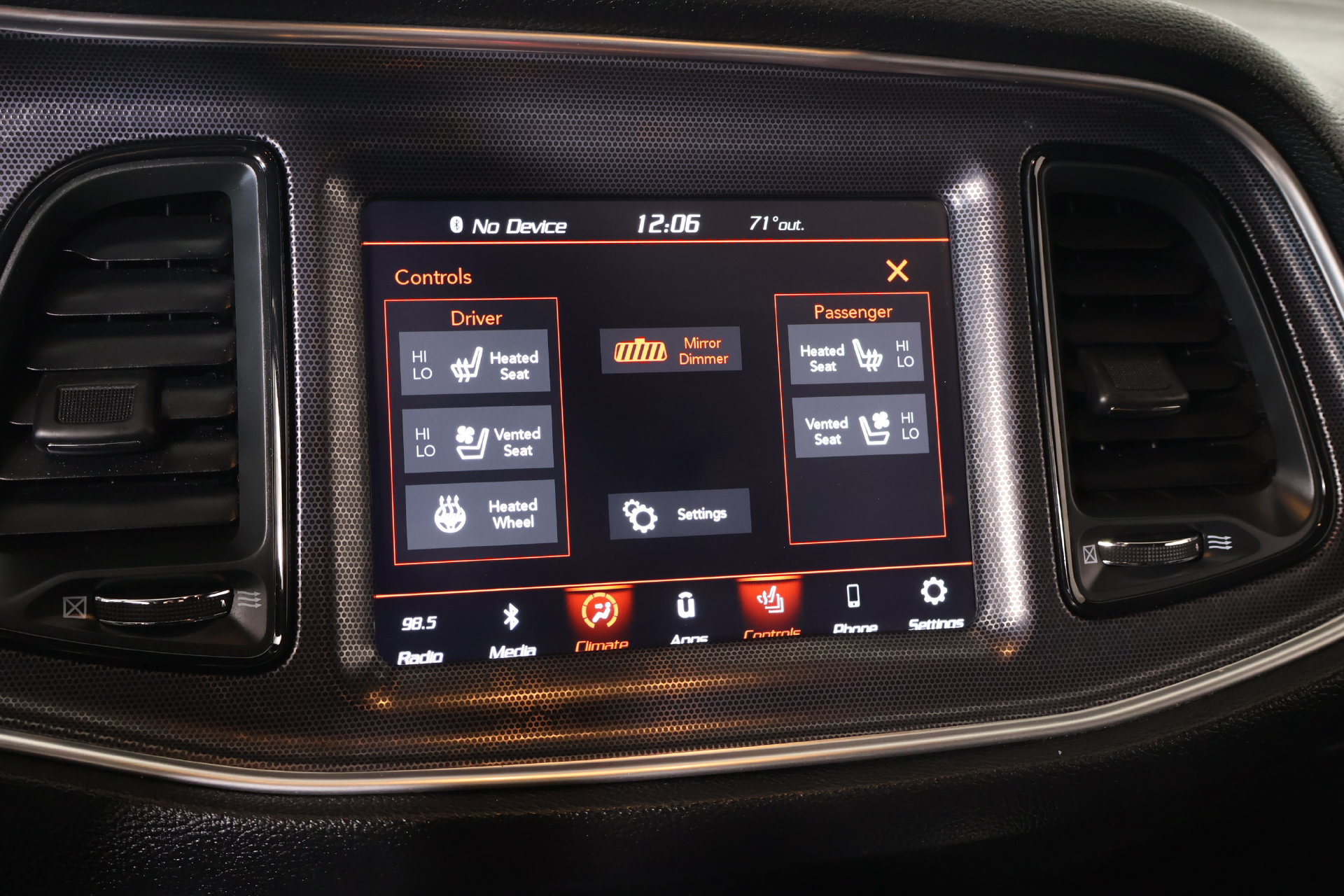Used 2018 Dodge Challenger SXT Plus RWD image 7