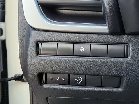 Used 2023 Nissan Rogue SV AWD/4WD image 11