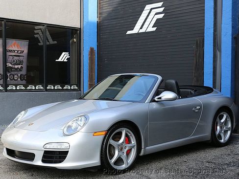 Used 2009 Porsche 911 Carrera RWD image 4
