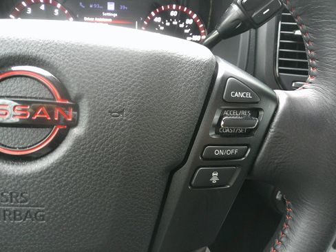 Used 2024 Nissan Titan PRO-4X w/ Pro-4x Convenience Package image 21