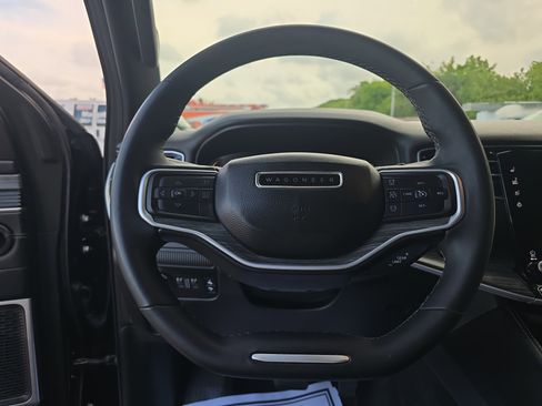 Used 2024 Jeep Wagoneer Series II w/ Flexible Seating Group RWD image 26