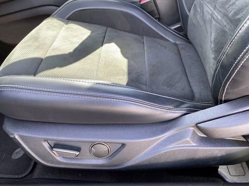 Used 2016 Ford Mustang Shelby GT350 w/ Technology Package image 25