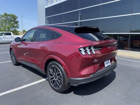 Used 2025 Ford Mustang Mach-E Premium AWD/4WD image 5