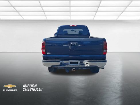 Used 2005 Chevrolet Silverado 3500 LT w/ Heavy-Duty Power Package AWD/4WD image 4