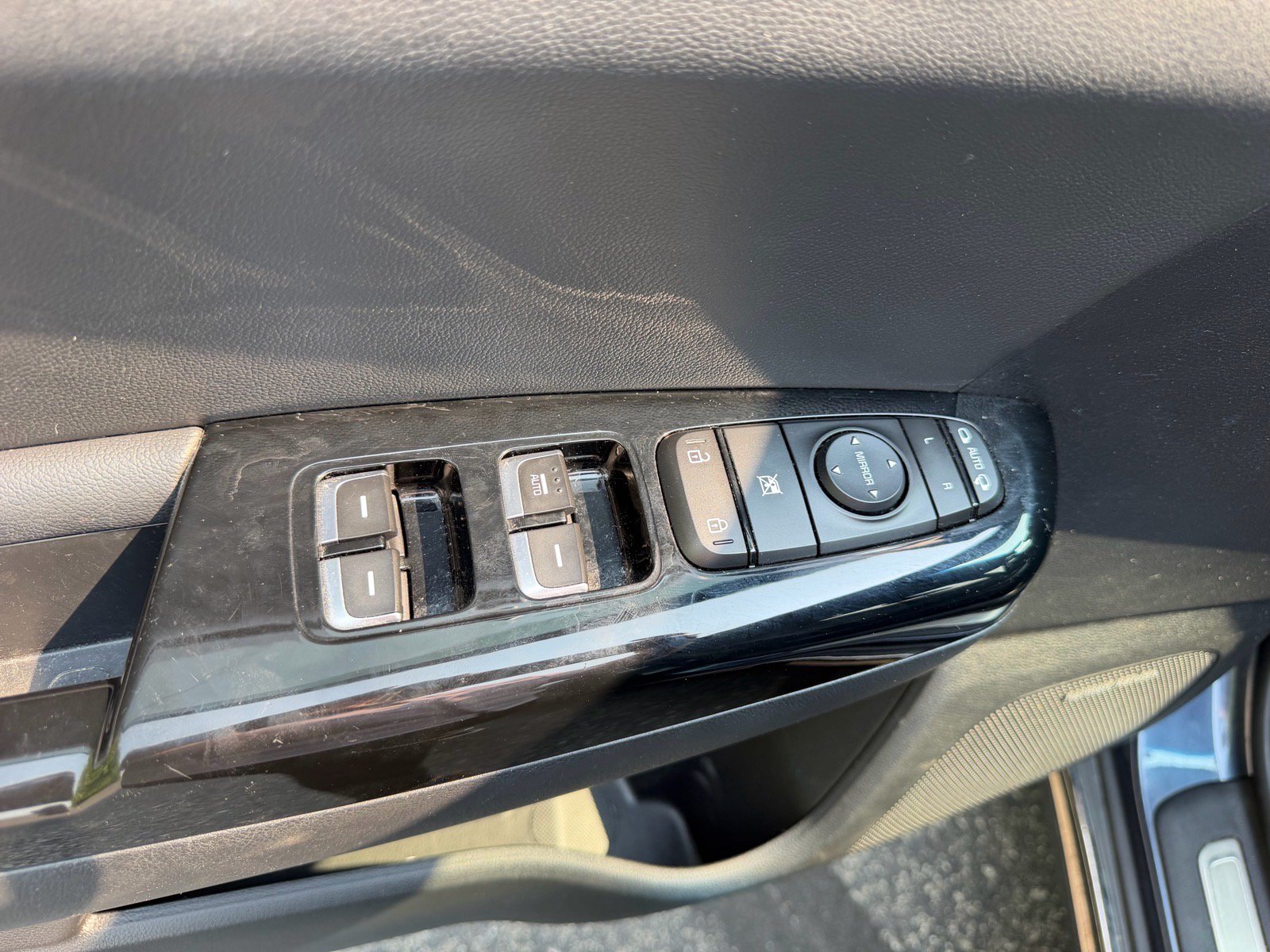 Used 2021 Kia Sportage SX FWD image 24