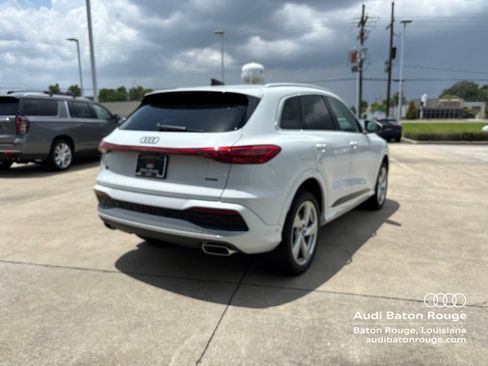 Used 2025 Audi Q5 Premium Plus w/ Premium Plus AWD/4WD image 5