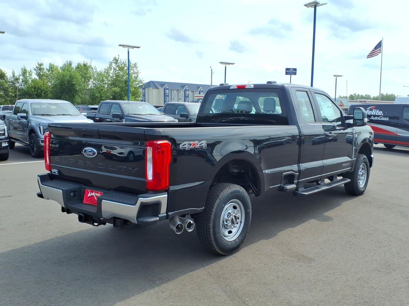 New 2025 Ford F250 XL w/ XL Chrome Package AWD/4WD image 3