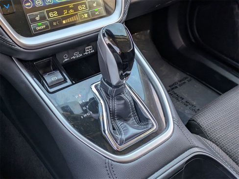 Used 2025 Subaru Outback Premium image 18