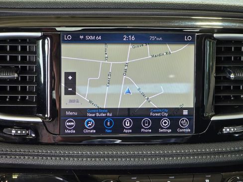 Used 2020 Chrysler Pacifica Limited FWD image 4