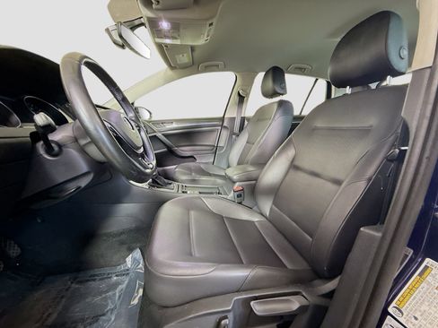 Used 2017 Volkswagen e-Golf SEL Premium image 22