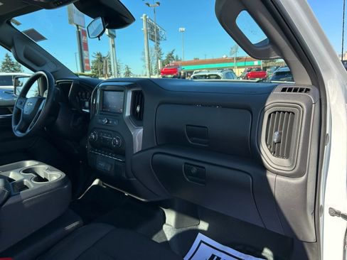 Used 2025 Chevrolet Silverado 1500 W/T image 24