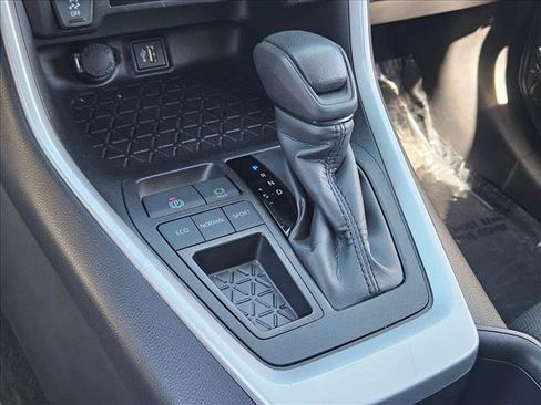 Used 2025 Toyota RAV4 XLE image 12