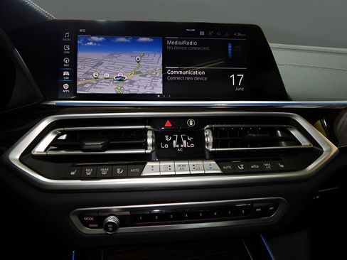 Used 2023 BMW X5 xDrive40i w/ M Sport Package AWD/4WD image 14