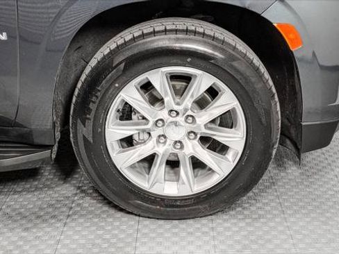Used 2021 Chevrolet Suburban Premier w/ Premium Package RWD image 36