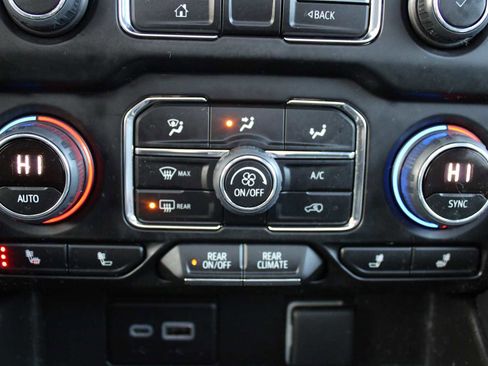 Certified 2023 Chevrolet Suburban LT w/ LT Signature Package image 25