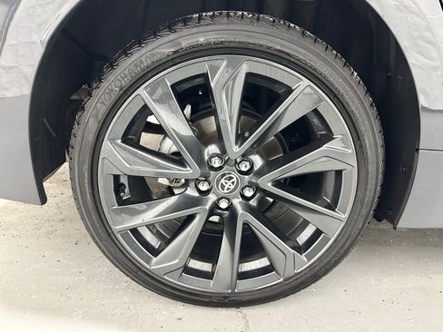 Used 2025 Toyota Corolla SE image 65