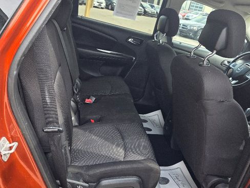 Used 2014 Dodge Journey SXT image 13