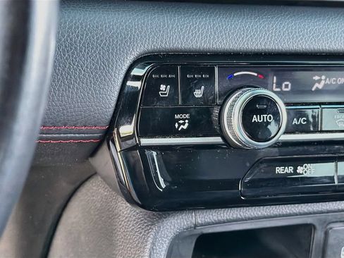 Used 2025 Honda Pilot Black Edition image 20
