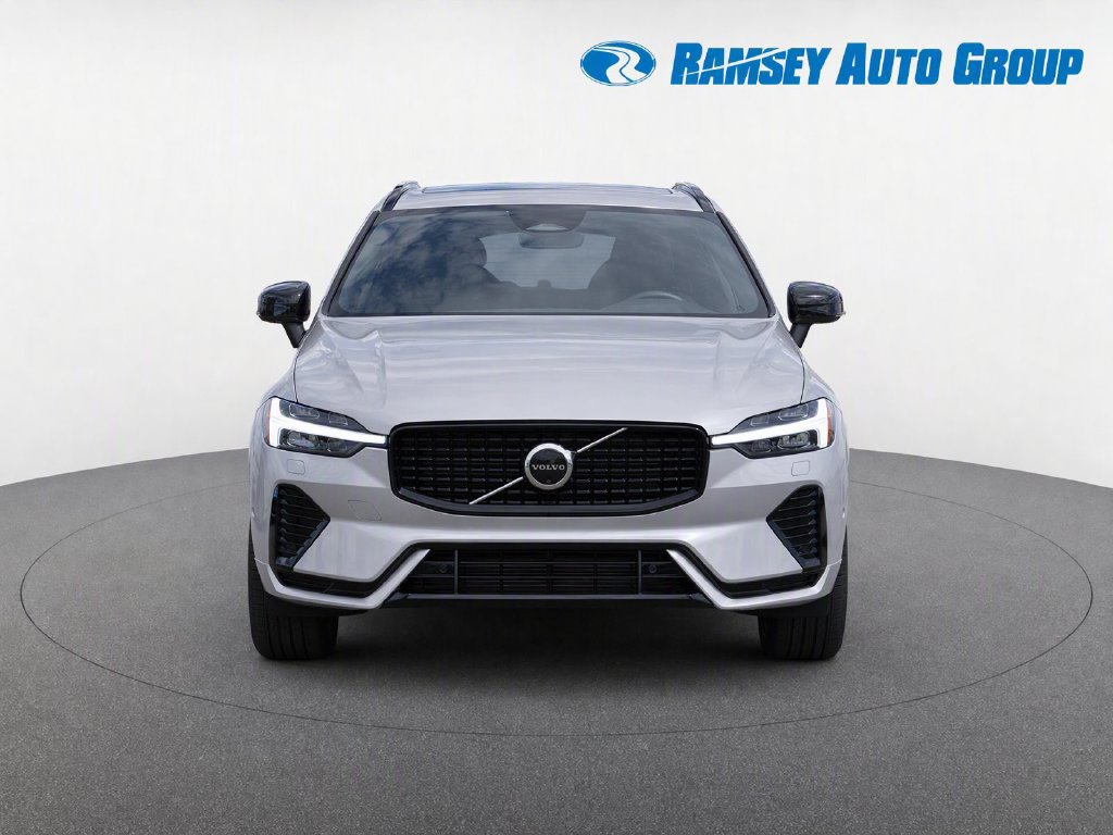 Used 2024 Volvo XC60 B5 Plus w/ Climate Package AWD/4WD image 5