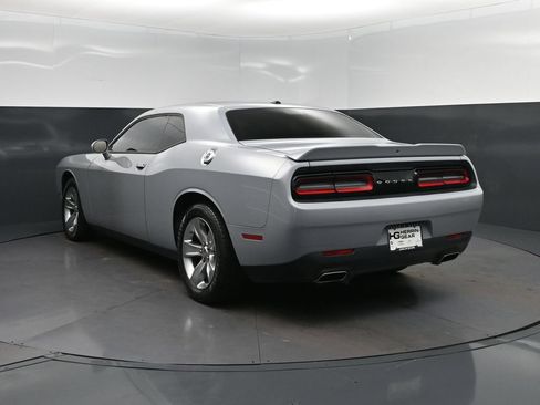Used 2022 Dodge Challenger SXT RWD image 5