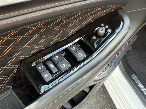 Used 2022 Jeep Grand Cherokee Summit AWD/4WD image 11