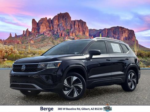 Used 2024 Volkswagen Taos SE AWD/4WD image 1