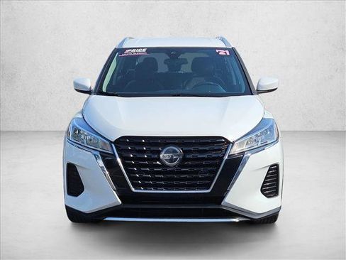 Used 2021 Nissan Kicks SV FWD image 2