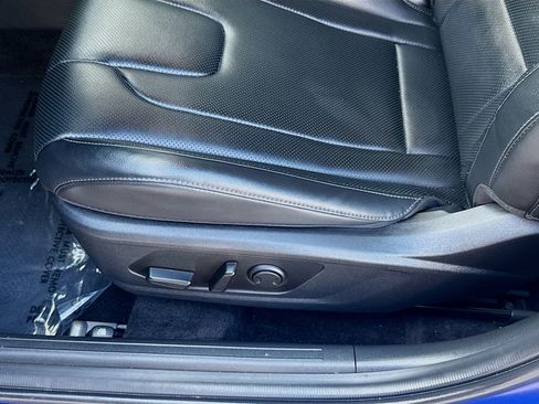 Used 2024 Hyundai Elantra Limited FWD image 15