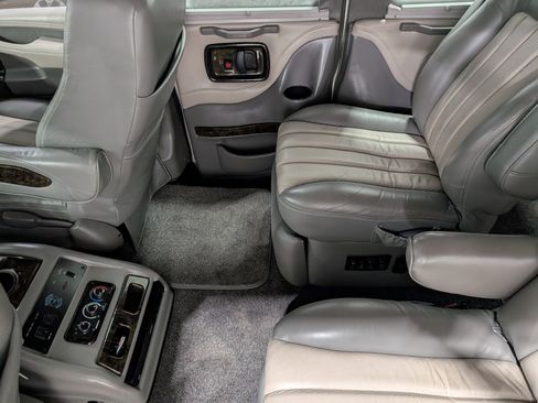 Used 2014 Chevrolet Express 1500 AWD image 18