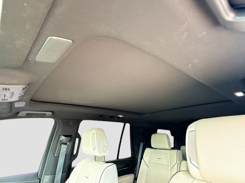 Used 2022 Cadillac Escalade Sport w/ Touring Package AWD/4WD image 28