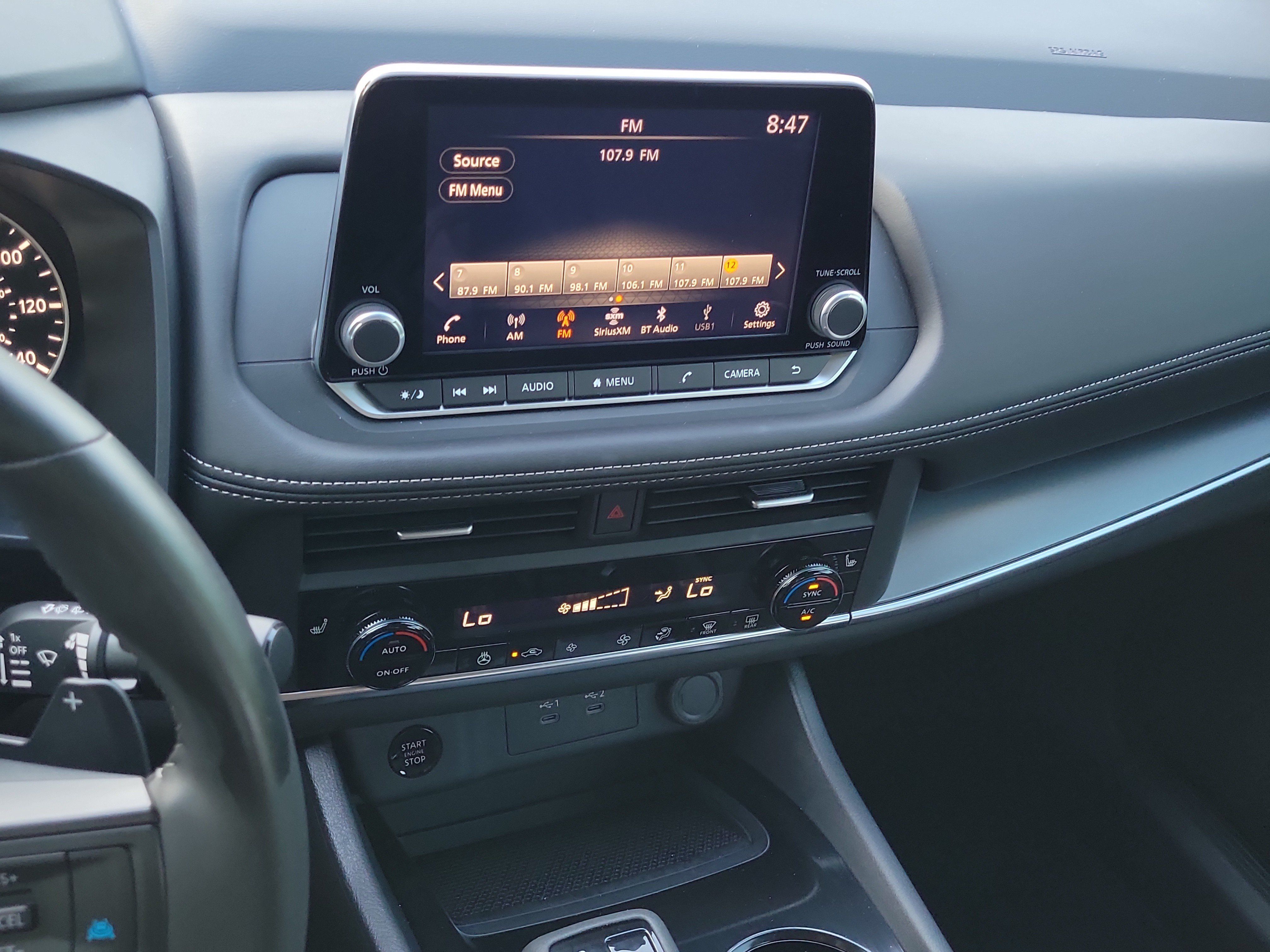 Certified 2025 Nissan Rogue SV w/ SV Premium Package FWD image 24