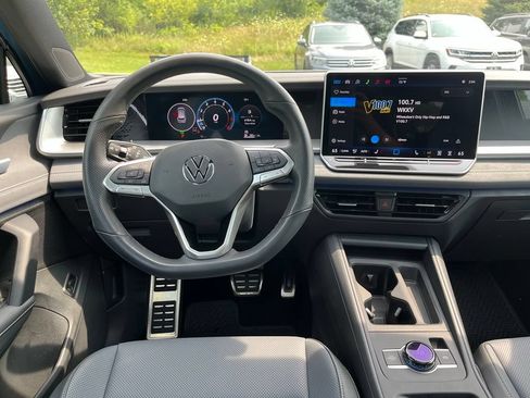 Certified 2026 Volkswagen Tiguan SE R-Line AWD/4WD image 20