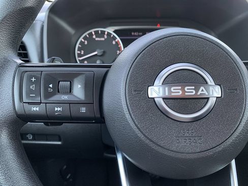 Used 2023 Nissan Rogue SV AWD/4WD image 19