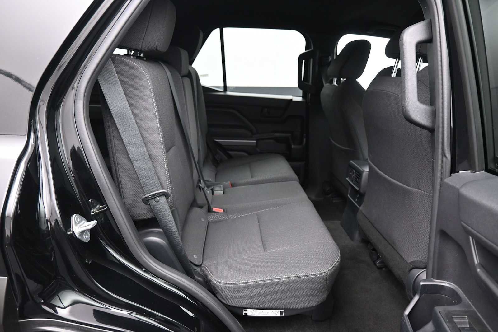 Used 2025 Toyota 4Runner SR5 AWD/4WD image 23