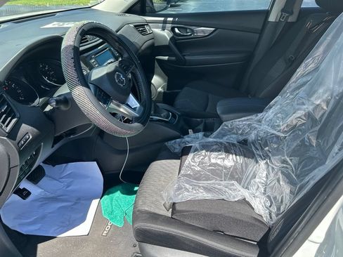 Certified 2020 Nissan Rogue SV FWD image 8