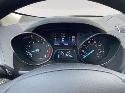 Used 2019 Ford Escape SE image 2