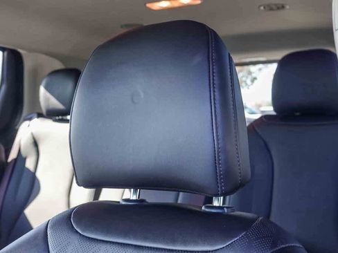 Certified 2025 Kia Carnival LXS image 26